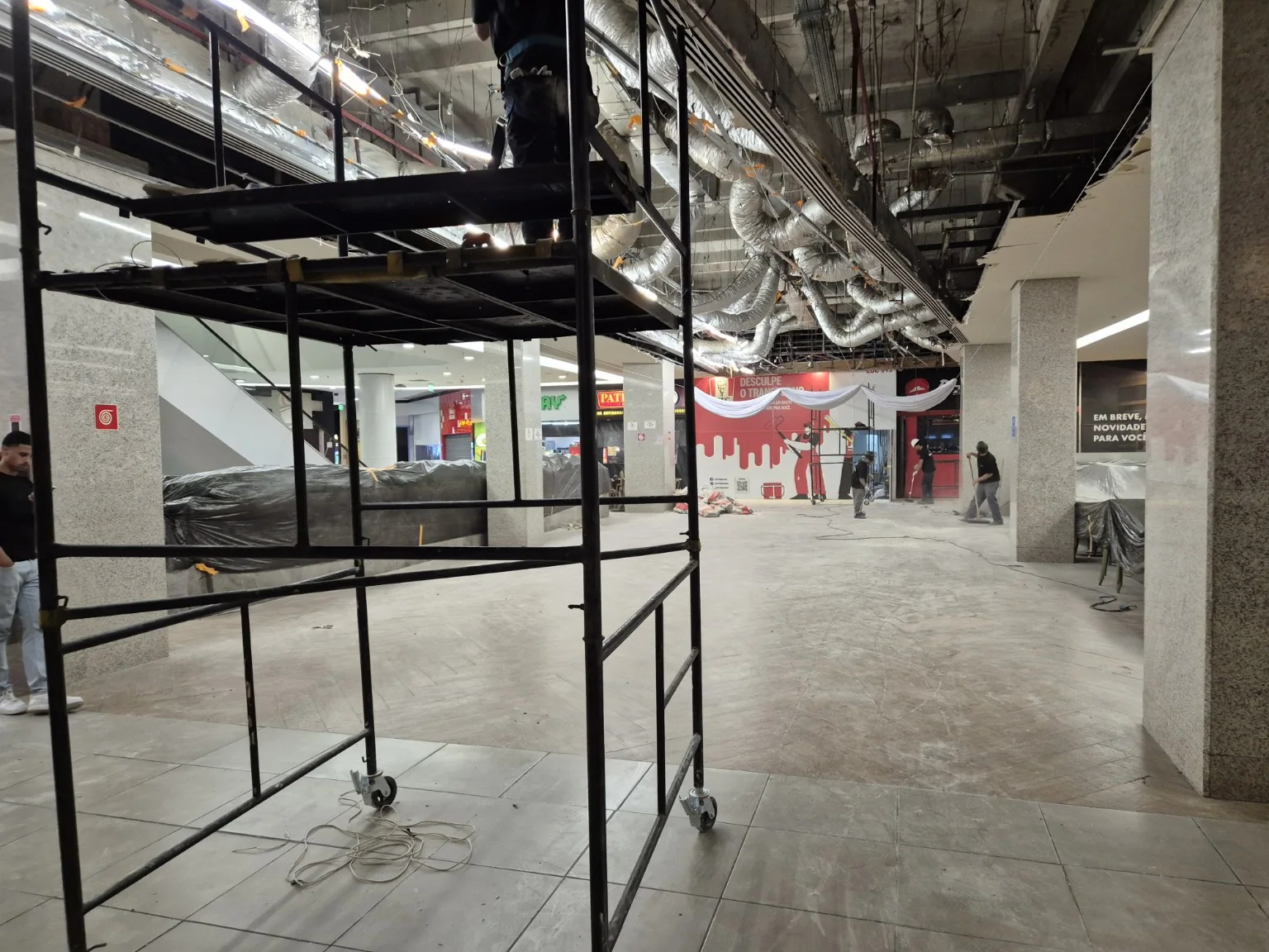 Frente de demolição e acompanhamento em campo no Shopping Metrô Tatuapé